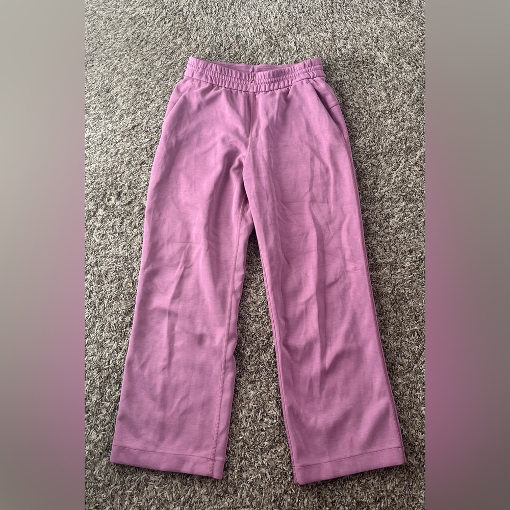 Lululemon Softstreme cropped sweatpants